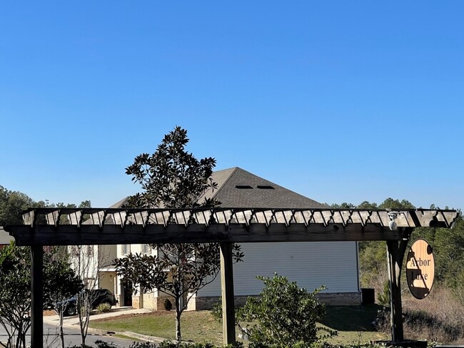 Building Photo - 505 Arbor Lake Dr