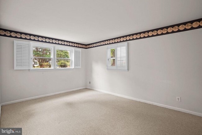 Building Photo - 1415 Mayflower Dr