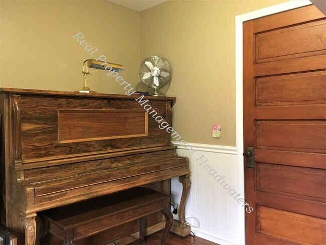 Building Photo - 3 bedroom East Helena Home for Rent