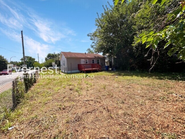 Building Photo - 2-Bed/1-Bath/Voucher Accepted/Available Soon!