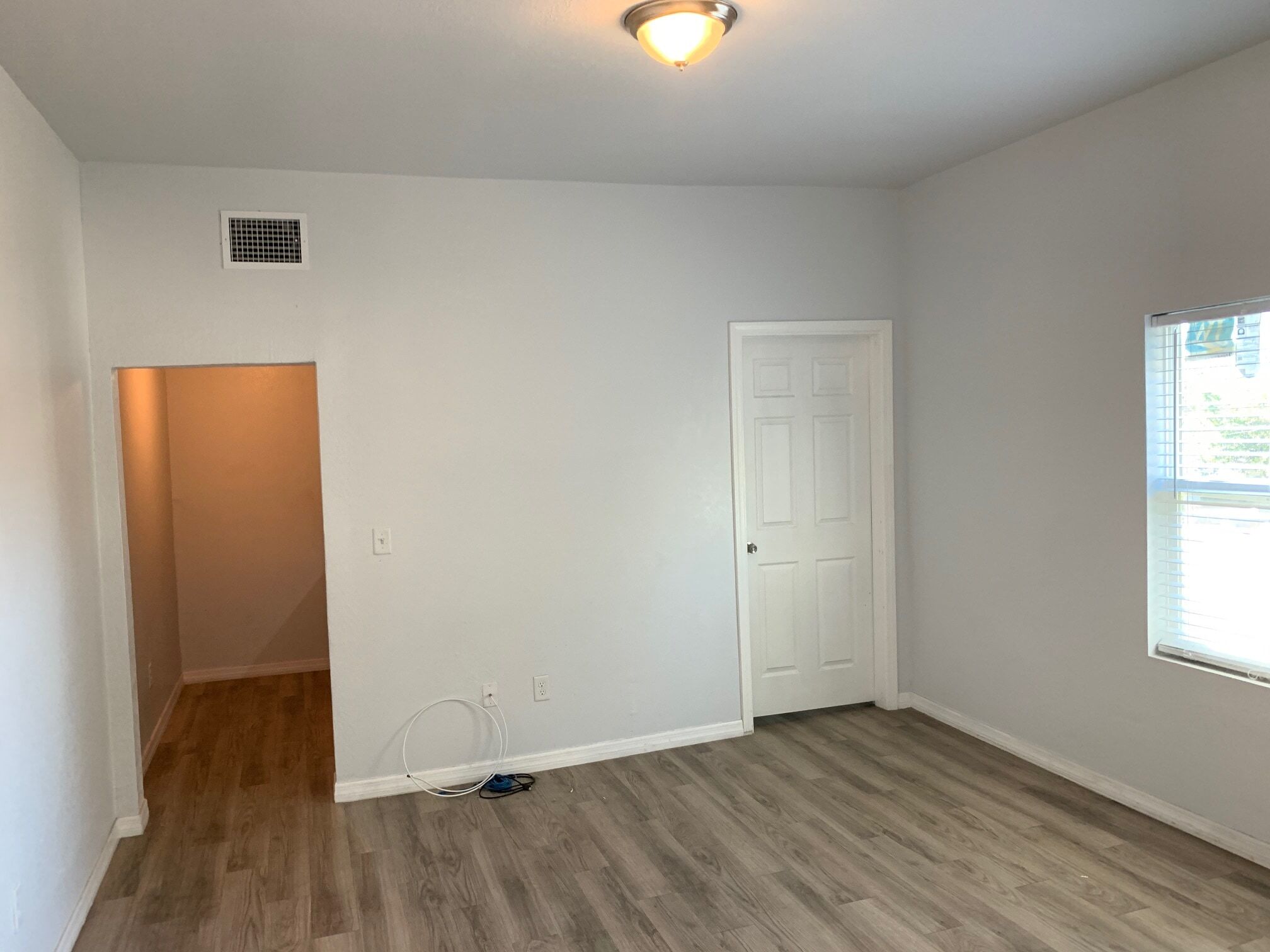 Building Photo - 1 Bed/1 Bath - Unit 2
