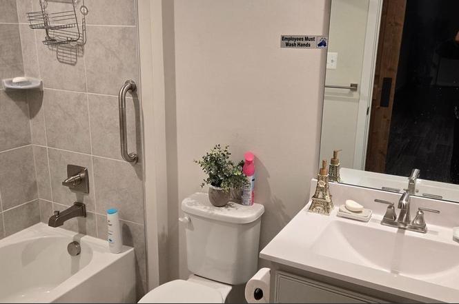 Building Photo - 6005 Calla Pl