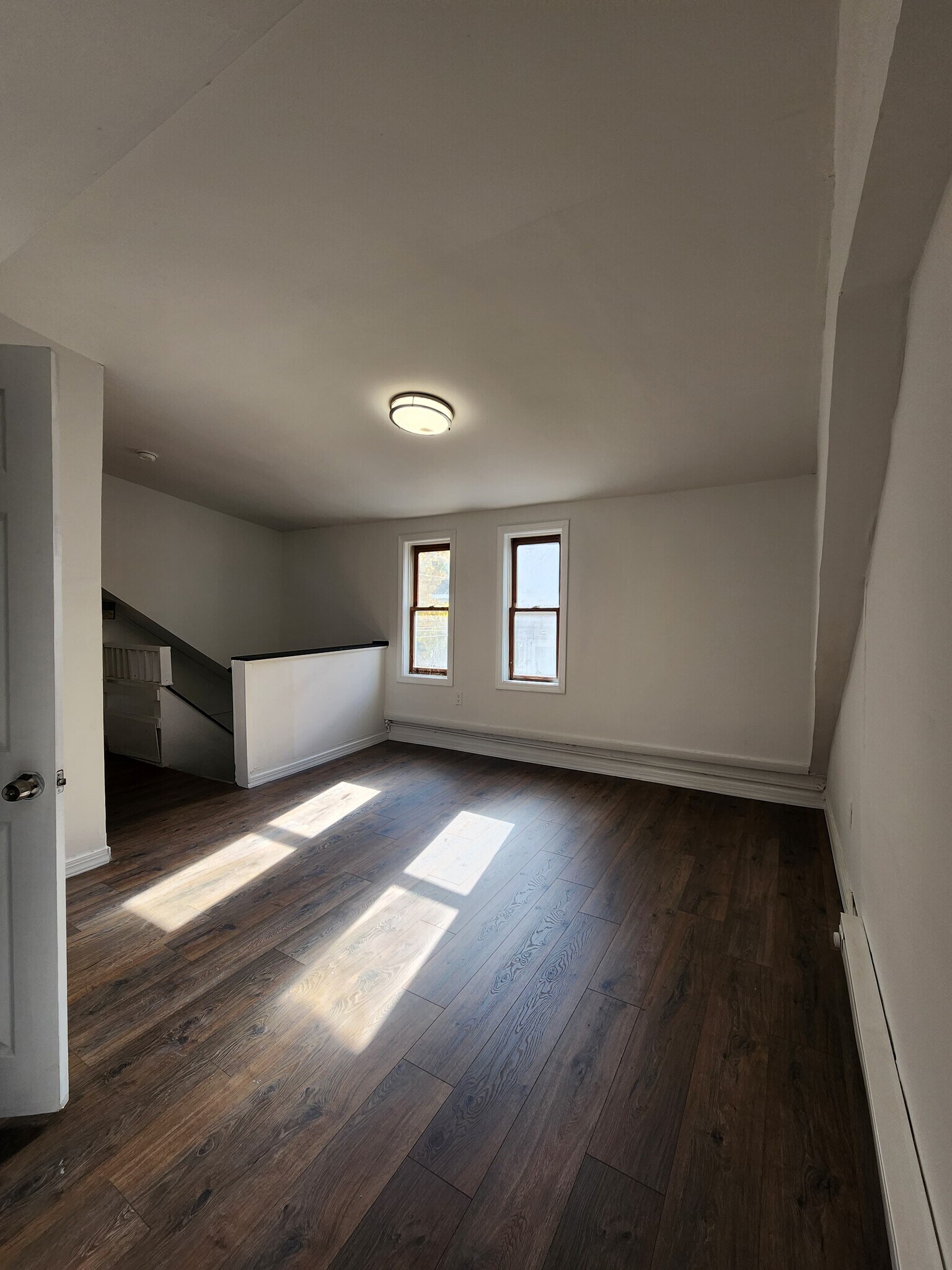 Building Photo - 135 Willow St