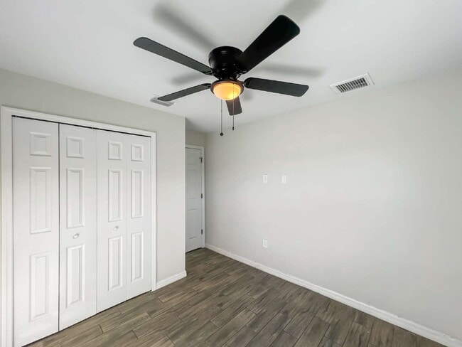 Building Photo - Move-In Special! Half Month FREE – APPLY by November 30th – Modern 3BR/2BA Duplex in Lehigh Acres...