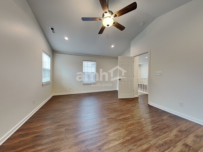 Building Photo - 16757 Yeoman Way