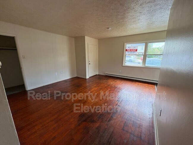 Building Photo - 1114 Allen Dr