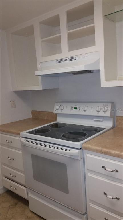 Building Photo - 5989 Village Cir S