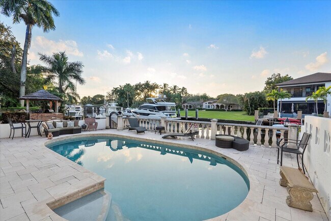 Building Photo - 1421 Ponce de Leon Dr