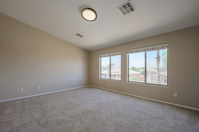 Building Photo - 5 bedroom Home1