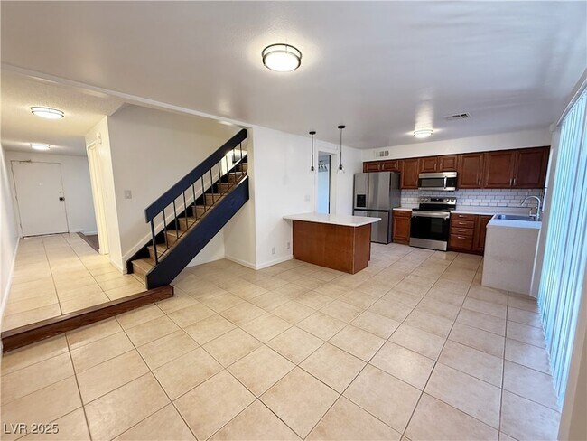 Building Photo - 3270 Liahona Way
