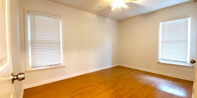 Building Photo - BRICK HOUSE!!! 3-bedroom, 1-bath, Close to...