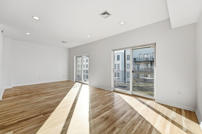 Building Photo - 86 Clinton St