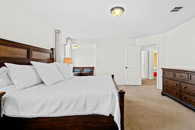 Building Photo - 122 Mancos Dr