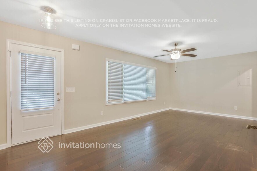 Building Photo - 2354 Beverly Ln