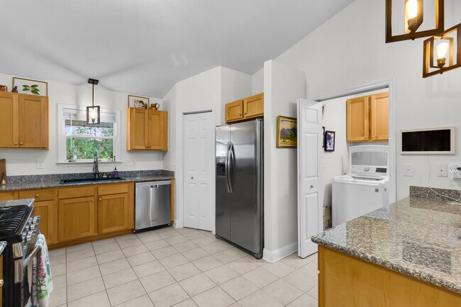 Building Photo - 117 Craftsman Dr