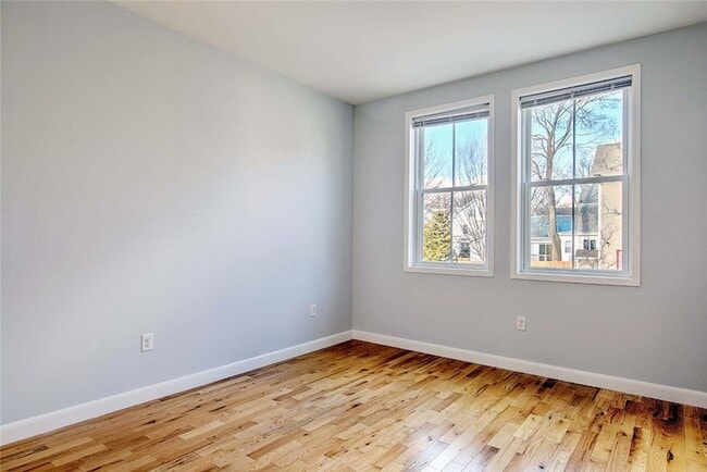 Building Photo - 400 Hope St