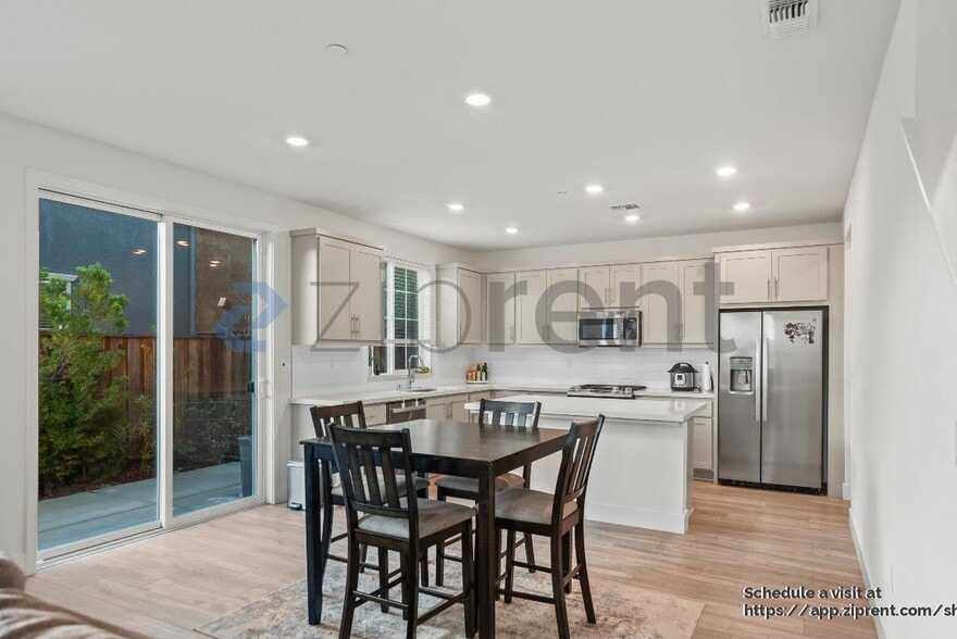 Building Photo - 1804 French Wy