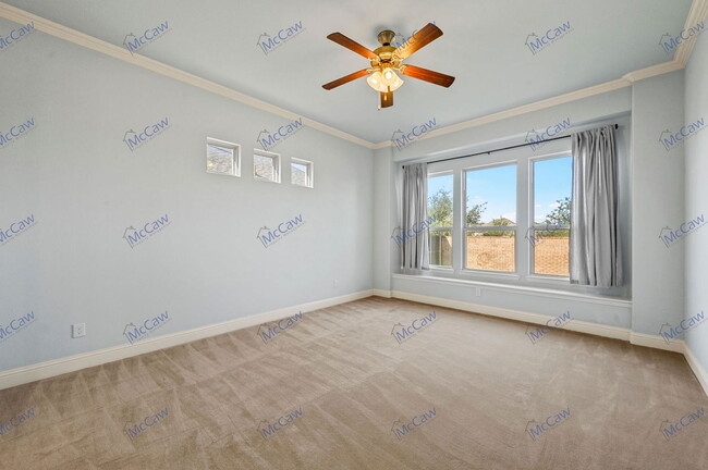 Building Photo - 5595 Lightfoot Ln