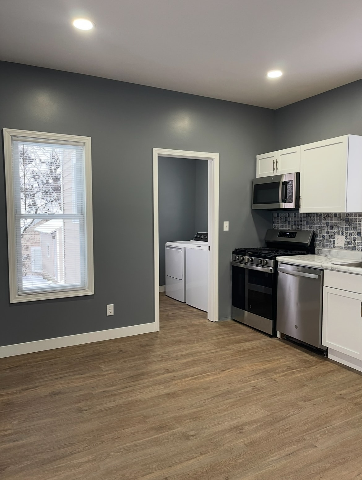 Building Photo - 1032 Denner St