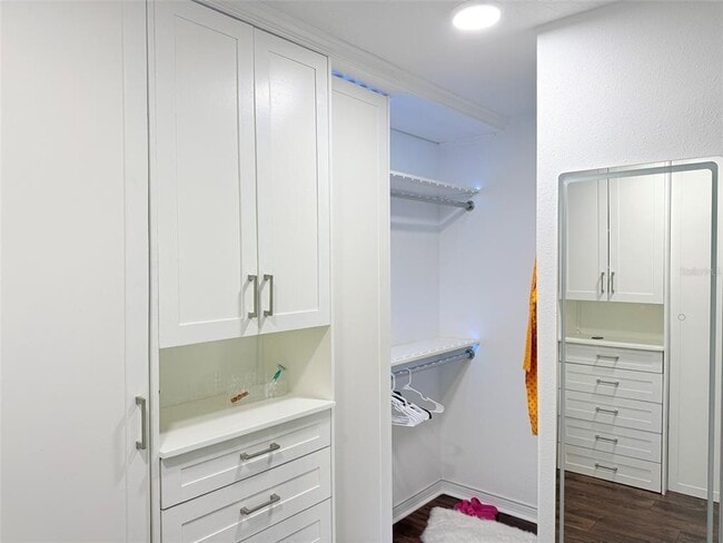 Building Photo - 11131 Sundrift Dr
