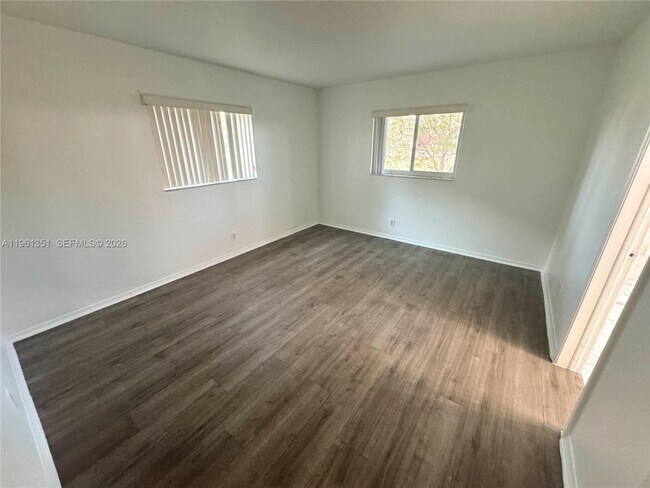 Building Photo - 10601 NW 45th St