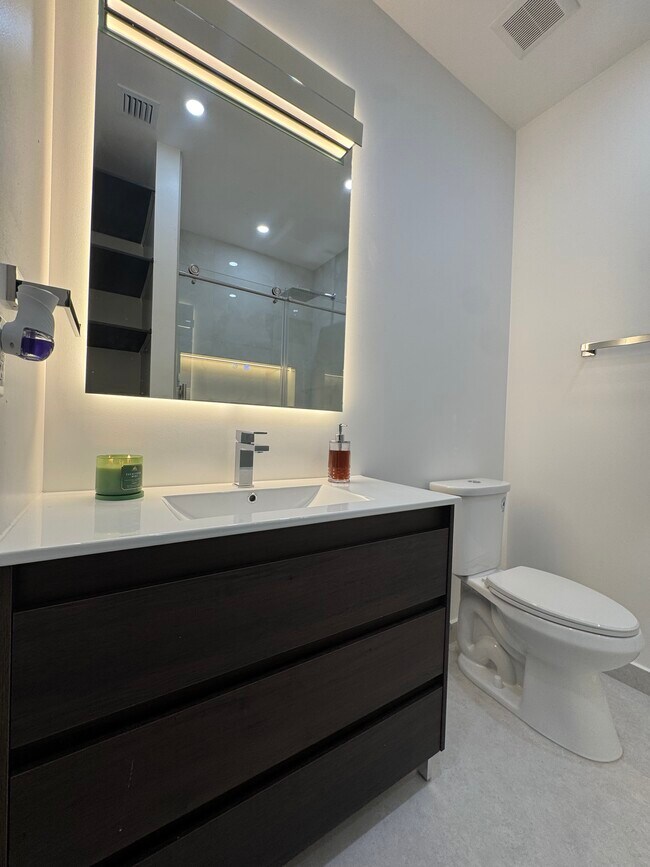 Building Photo - 8366 SW 37th St