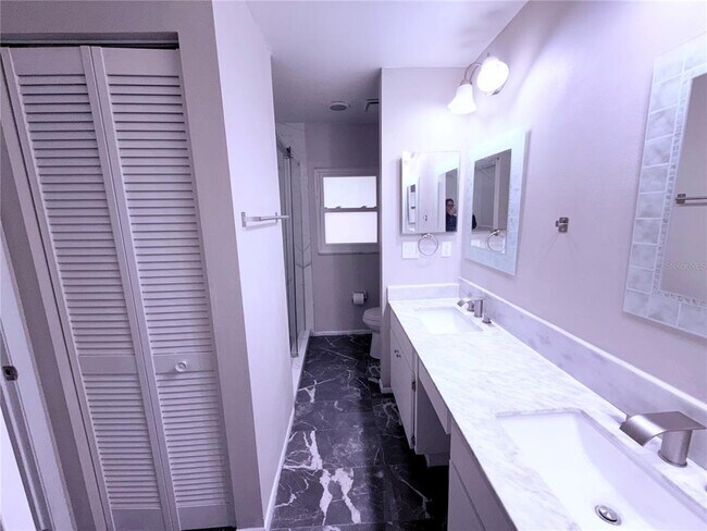 Building Photo - 799 Fairwood Ln