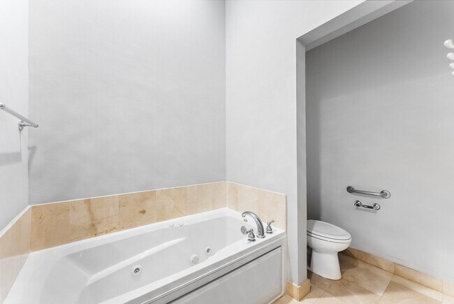 Building Photo - 16102 Emerald Estates Dr