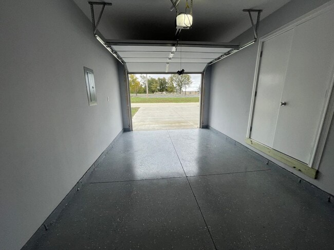 Building Photo - Never Occupied - Brand New Never Occupied 2 bedroom 2 bath Duplex in Kimberling City, MO-  Ask us...