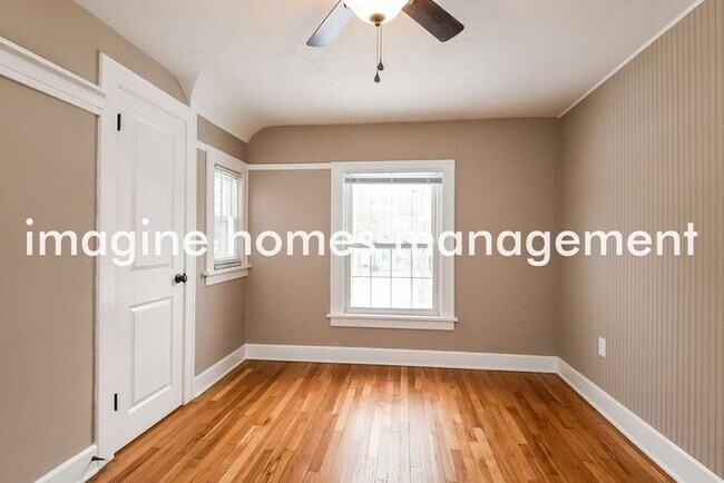 Building Photo - Remodeled Home in Solon. Pets Welcome!