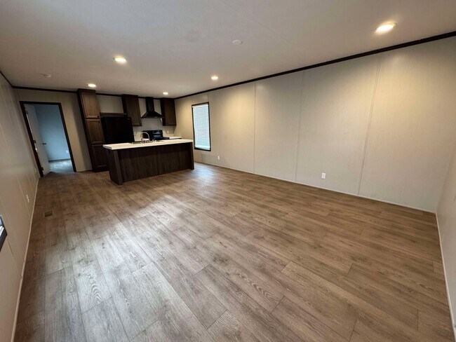 Building Photo - 114 Shady Grove Dr