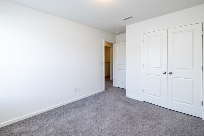 Building Photo - 3 Bedroom Townhome Bonterra Village AVAILA...