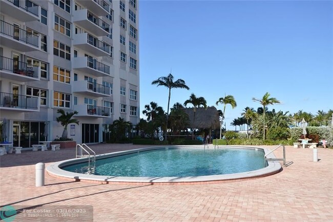 Building Photo - 405 N Ocean Blvd
