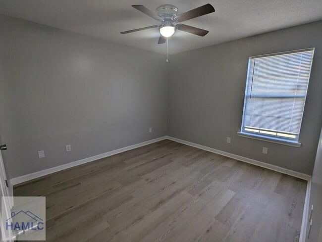 Building Photo - 971 Yale Ct