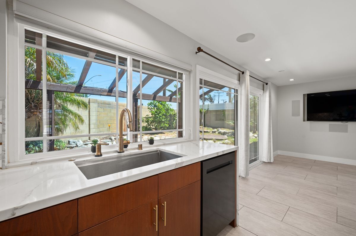 Building Photo - 9462 Pier Dr
