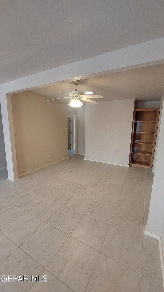 Building Photo - 675 Santa Barbara Dr