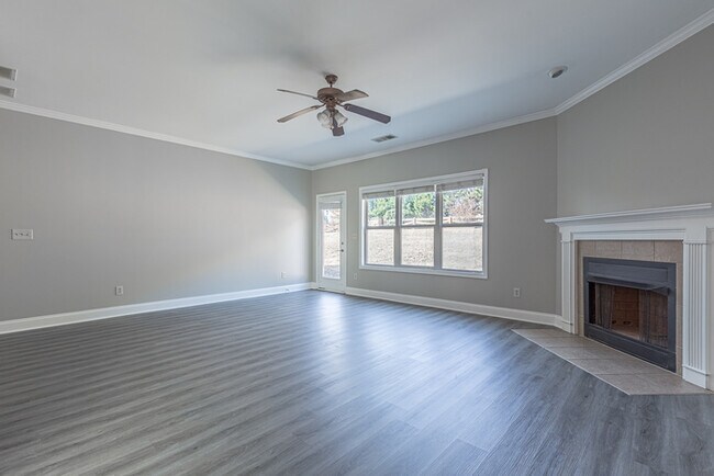 Building Photo - A MUST SEE IN SUGAR HILL!!!