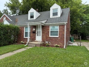 Building Photo - " 2-Bed Home with Gleaming Hardwood Floors...