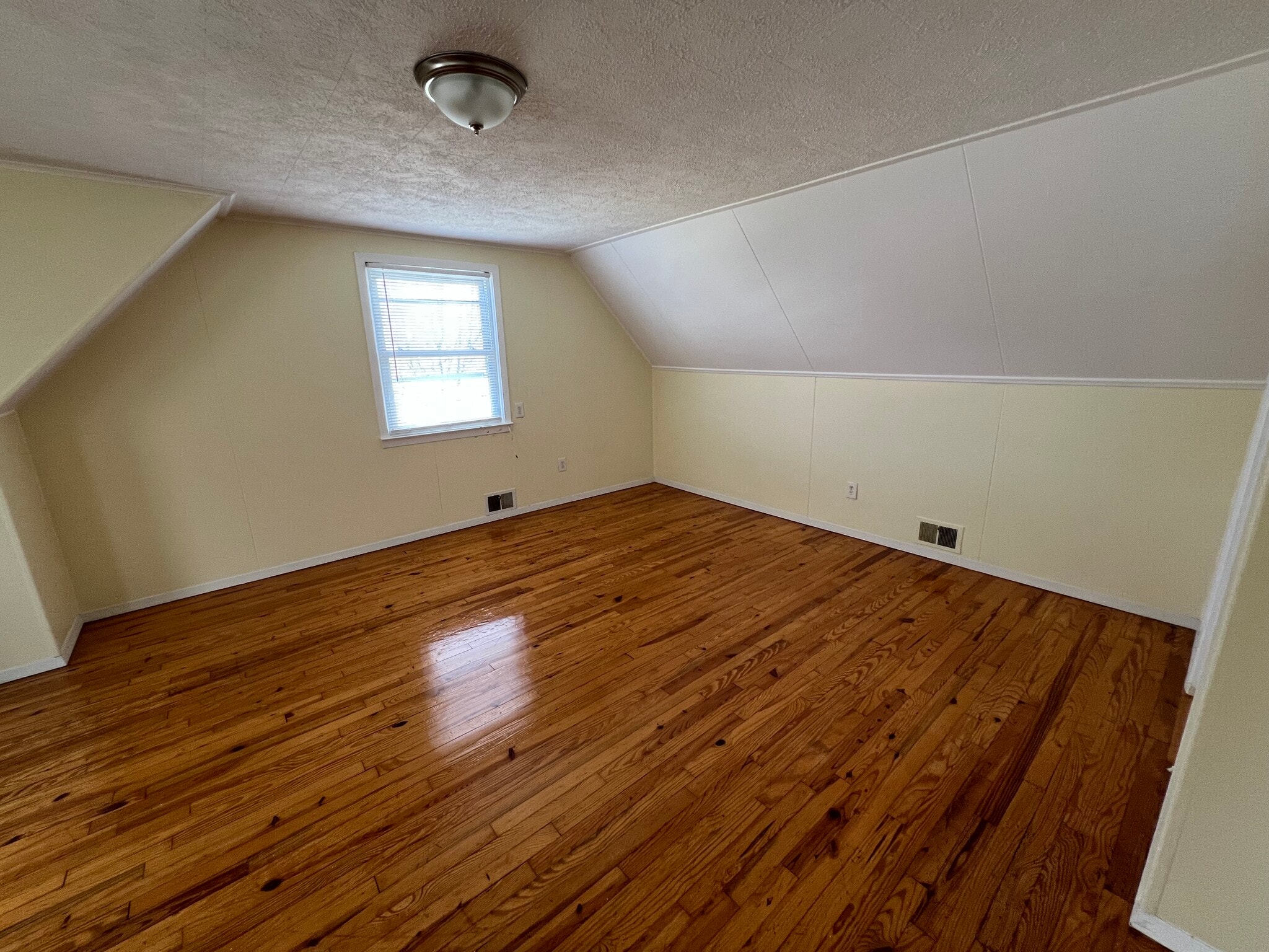 Bedroom - 237 Wardwell Rd