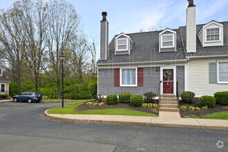 Building Photo - 10783 Colonial Woods Ct