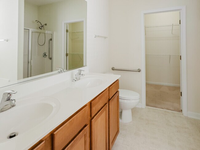 Building Photo - 3835 Raintree Dr