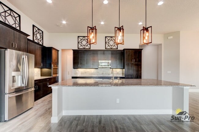 Building Photo - 6263 W Fallsgrove Ln