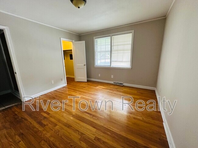 Building Photo - 4406 Ferndale Rd