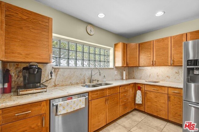 Building Photo - 5183 Maison Ave