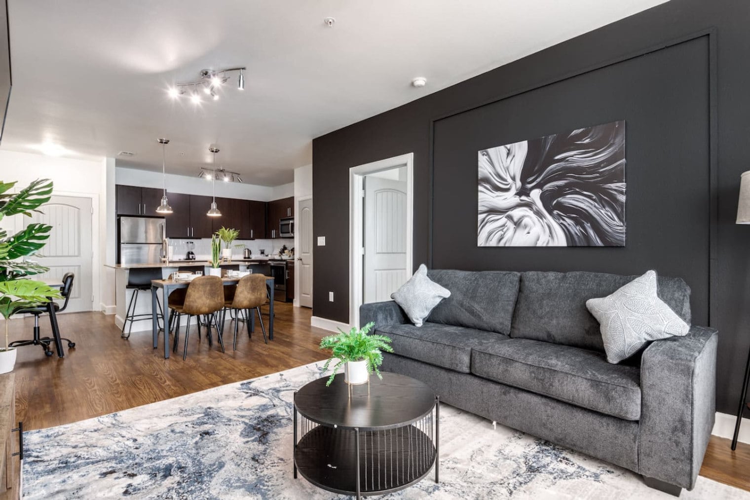 Building Photo - 5250 Town and Country Blvd