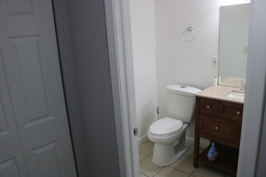 Building Photo - 3830 Kensingwood Trce