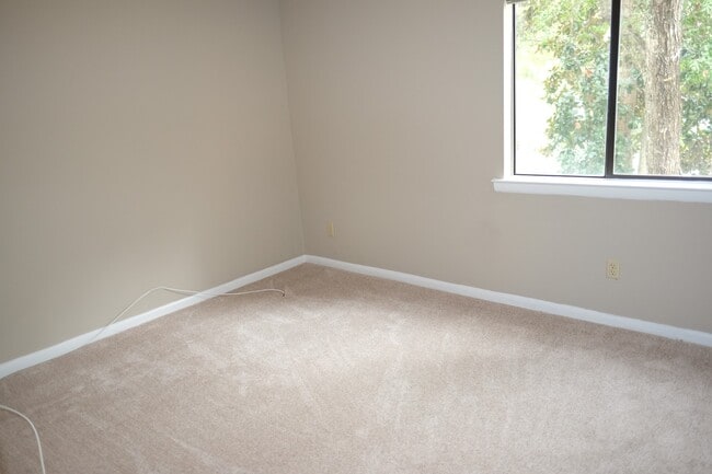 Building Photo - 2328 Sadler Rd