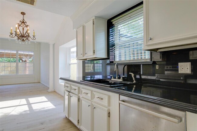 Building Photo - 15803 Pryor Dr