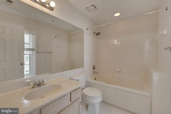 Building Photo - 15305 Diamond Cove Terrace