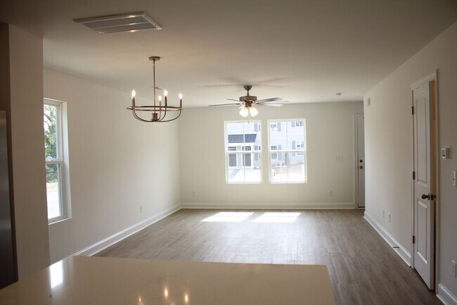 Building Photo - Almost - Brand new townhouse in Kannapolis...
